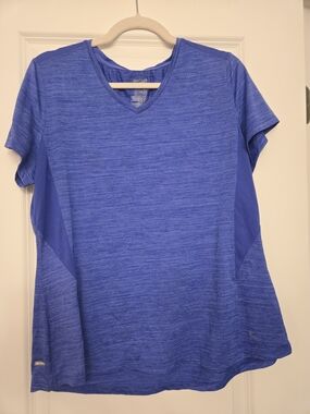 🌤Danskin Royal Blue Short Sleeve V-Neck Performance Tee🌤